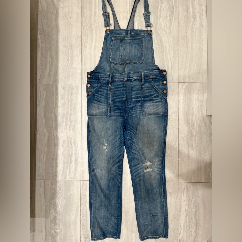 Madewell overalls in distressed vintage. Soft and stretchy. Super comfy!